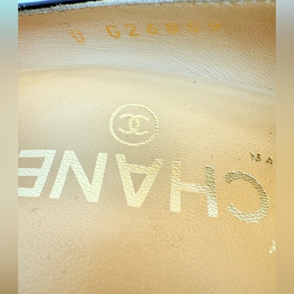 CHANEL Dark Navy Midnight Blue Vintage Leather CC cap-toe pumps EU 39.5 - Picture 7 of 10